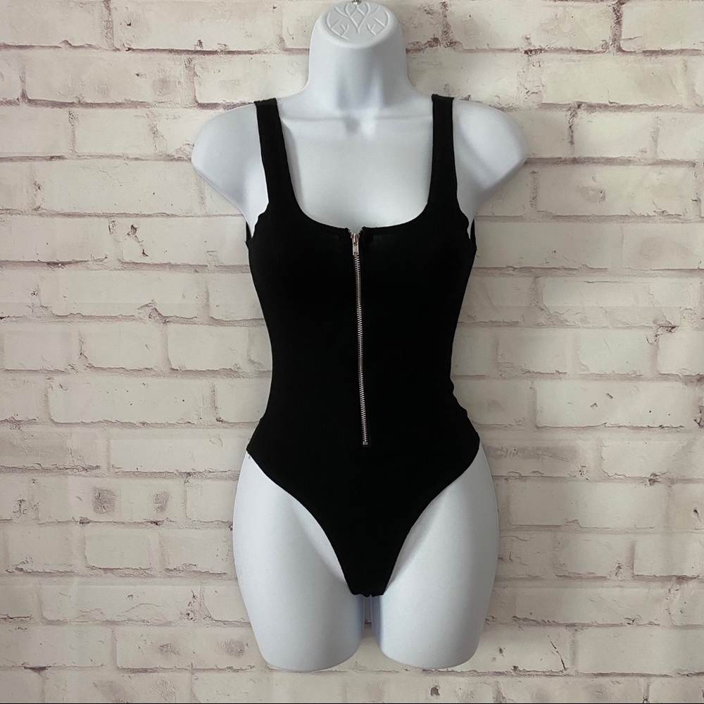 Ribbed Zip-Front Bodysuit (Black)